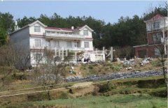 绵阳陈先生家自建别墅屋面使用枣红色合成树脂瓦反馈