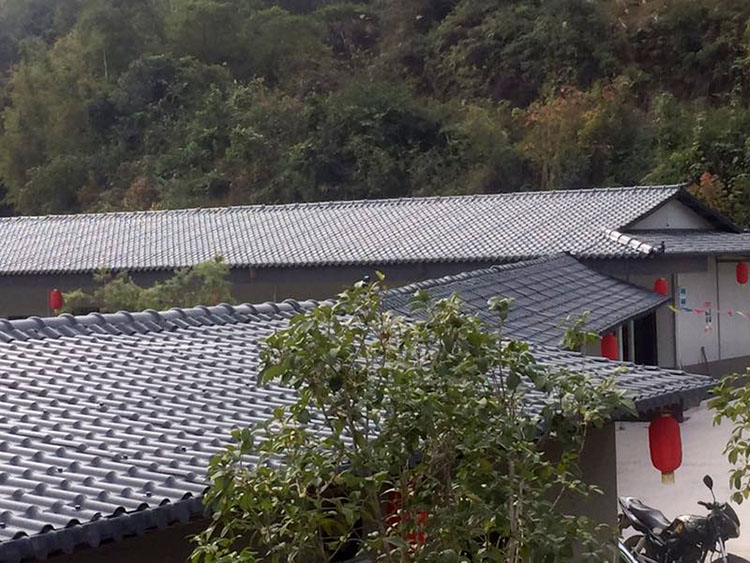 重庆合成树脂瓦厂家的主瓦如何安装
